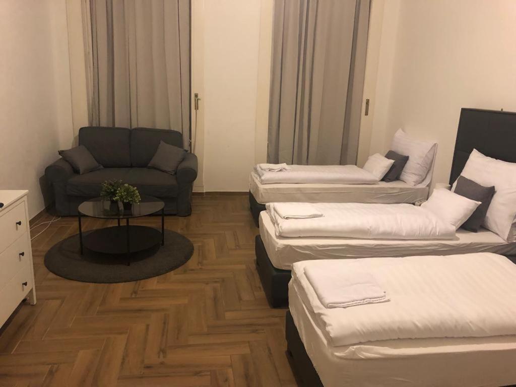 Prime Time Vaci Budapest Ngoại thất bức ảnh